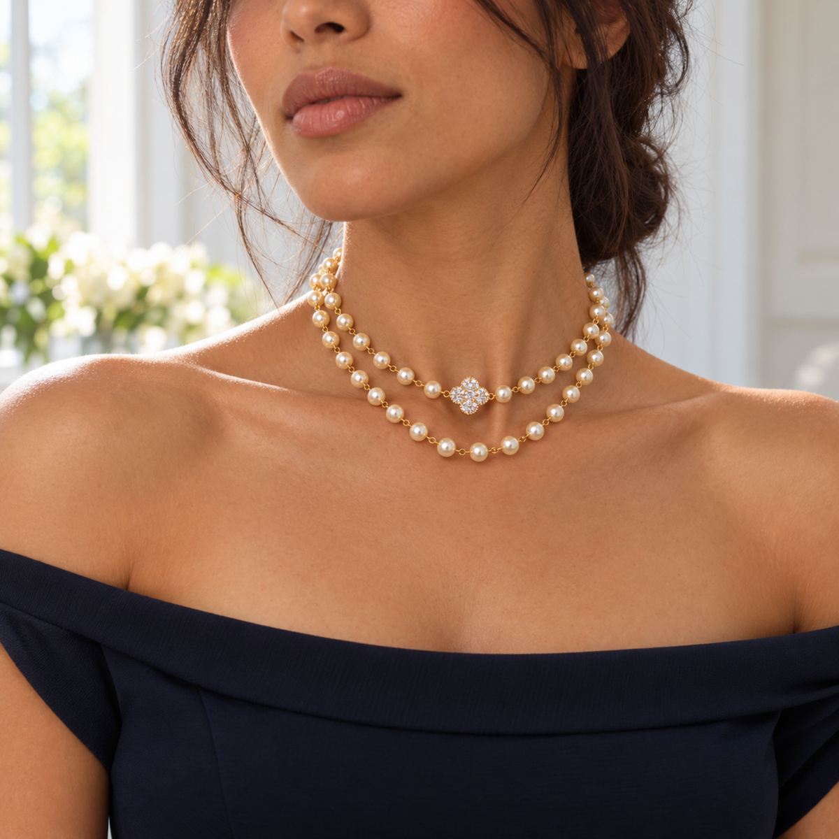 Pearl Clover – 18K Gold-Plated Long Pearl-Effect Necklace with Clover Detail