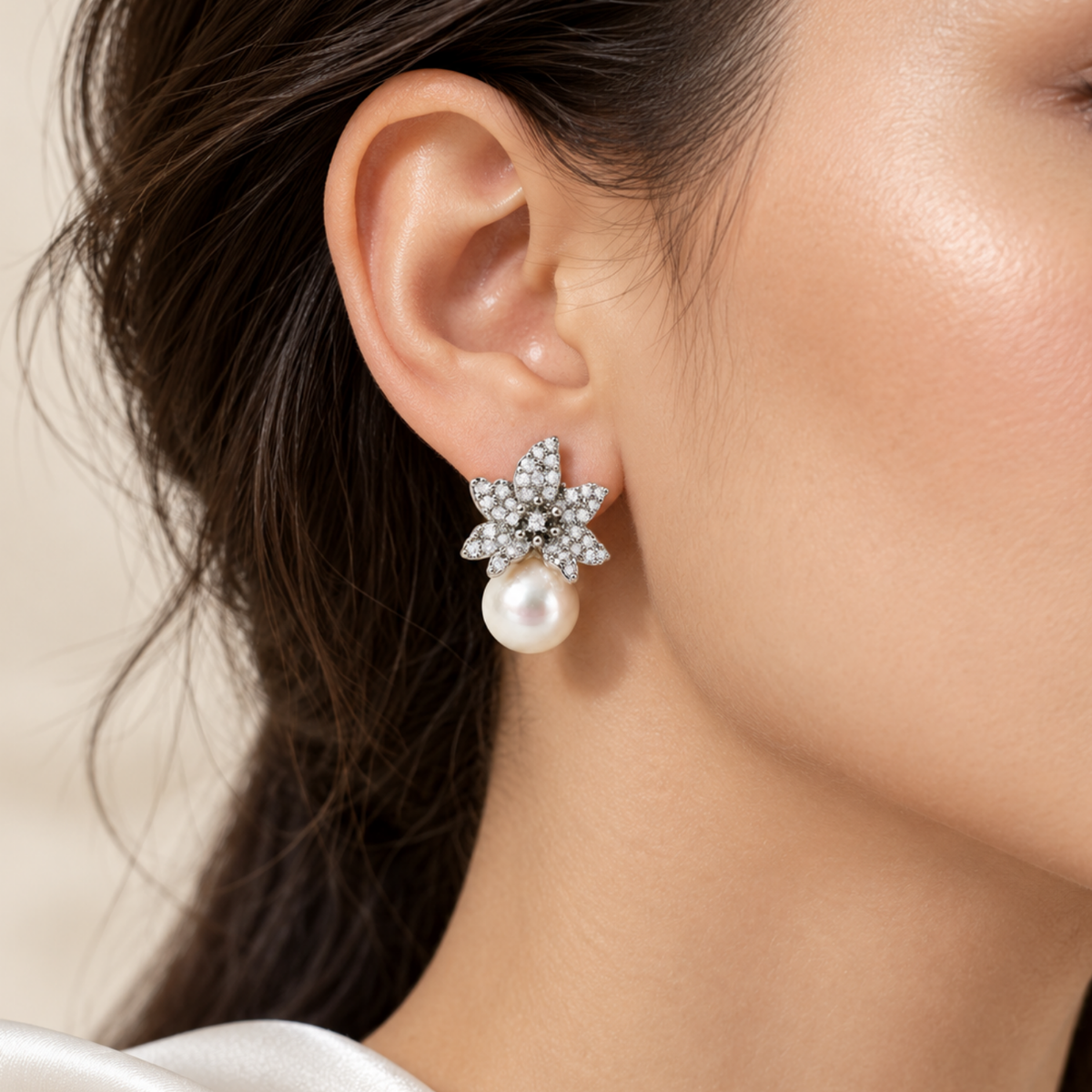 Starlit Bloom – Sparkling Star Pearl Earrings, Silver-Plated