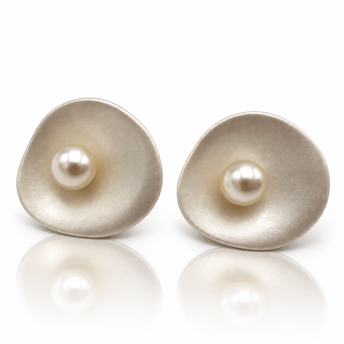 Calla Pearl – Sculptural Pearl-Effect Stud Earrings with S925 Silver Posts