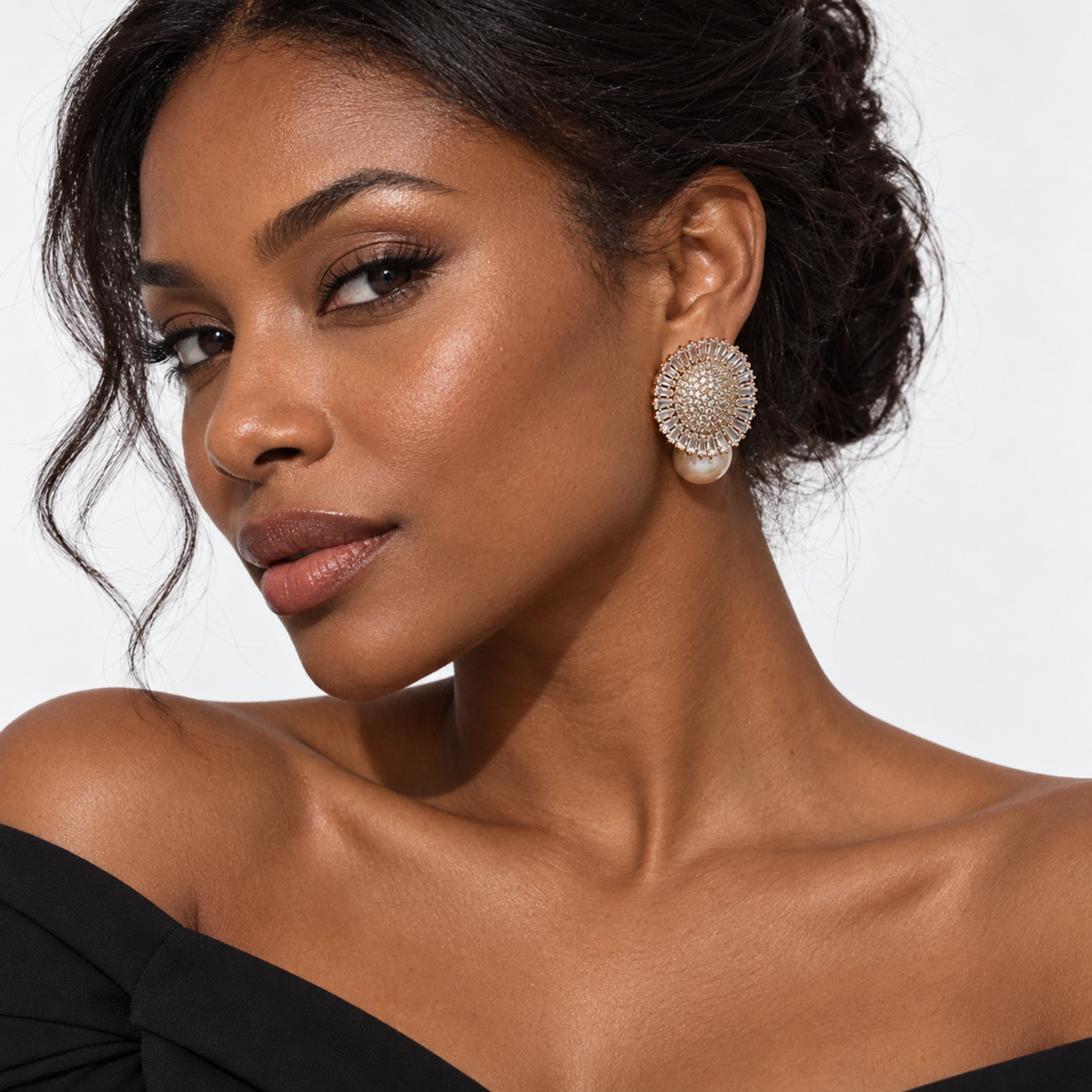 Champagne Halo – Gold-Tone Crystal Halo & Pearl-Effect Drop Earrings